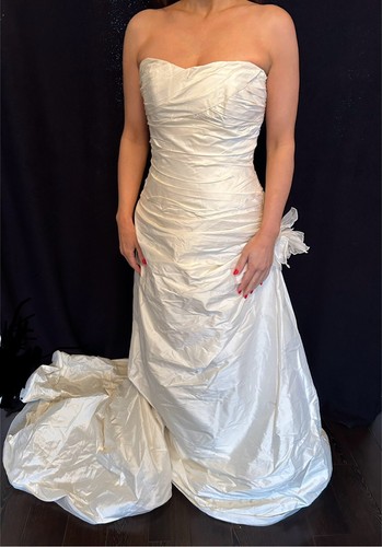 Pronovias wedding dress size - wedding,
