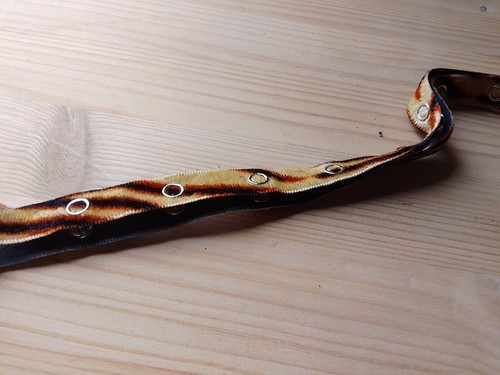Brown velvet tiger popper - 1m,