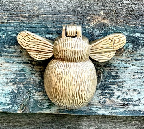 Solid brass bumble bee - brass,