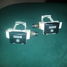 Vintage Look Delta Pedals