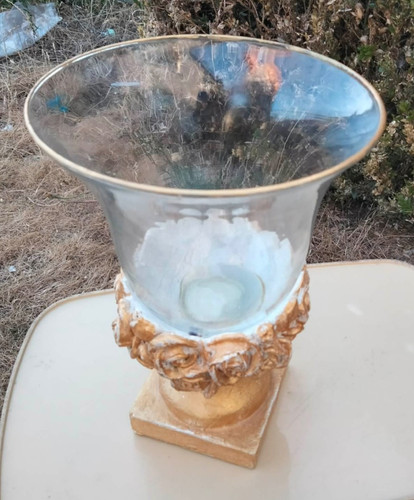 Decorative glass hurricane