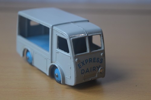 Dinky toys 30v - toys,