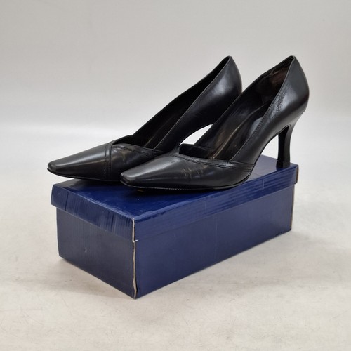 Caravelle black leather heels - black,