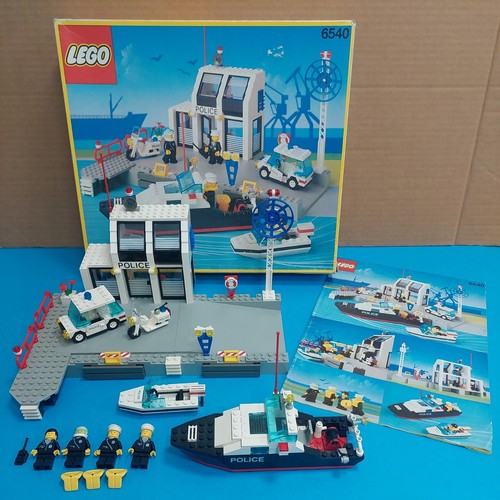 Vintage lego town pier police - town,