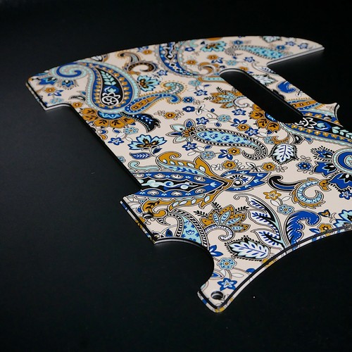 Fender tele pickguard - fender, •