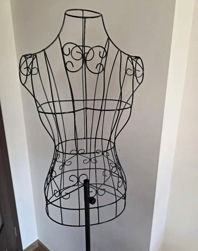 Black womens mannequin - womens,