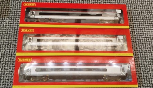 Hornby pendolino coaches - hornby,