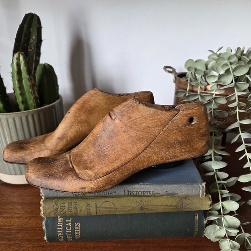 Vtg wooden shoe last small - shoe,
