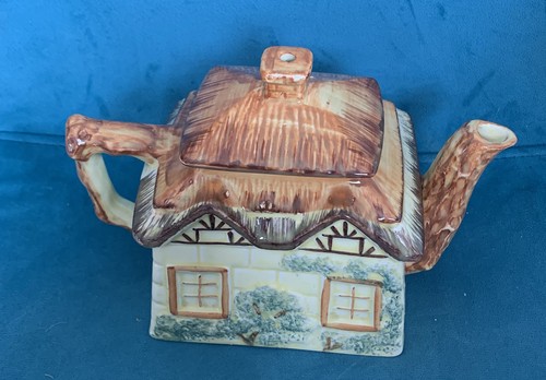 English thatched cottage - thatched,