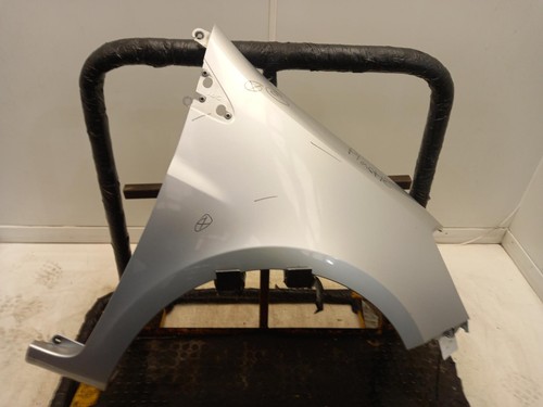 Renault clio right front - right,