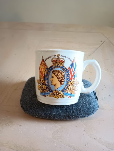 Vtg queen elizabeth - vtg,