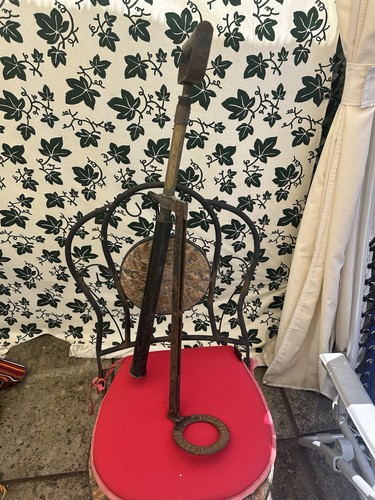 Stirrup pump circa - stirrup,