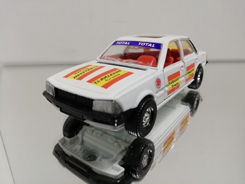 Corgi toys peugeot - 1:36,