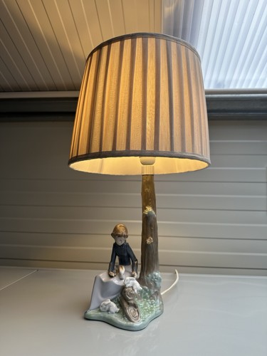 Nao lamp girl sitting with - lamp, her
