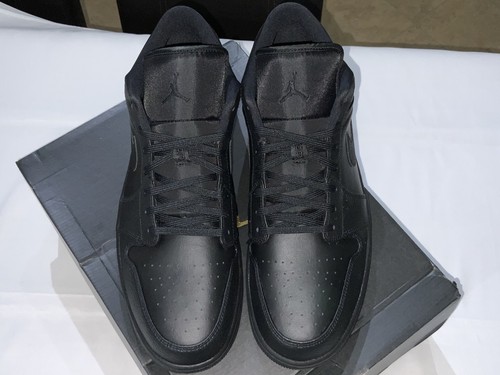 Air jordan low triple black - 1,