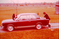 MAY 1967 People Classic Car Ford Cortina Kodacolor Slide BH-C
