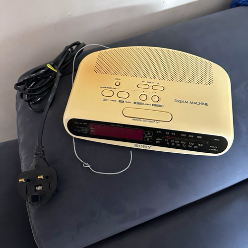 Sony dream machine icf c370l - sony,