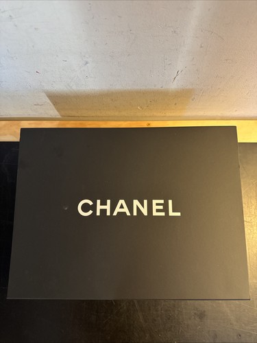 Large empty chanel - box, with