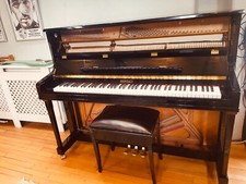 BENTLEY 121S UPRIGHT PIANO