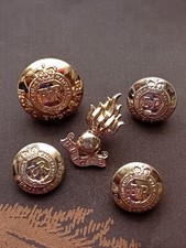 Royal Engineers Staybrite Set: Flaming Grenade UBIQUE Badge & Four EIIR Buttons