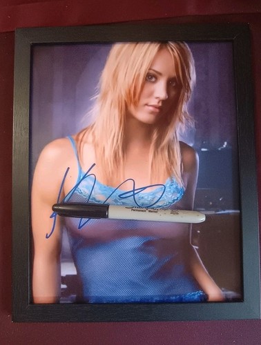 Framed kaley cuoco - kaley,