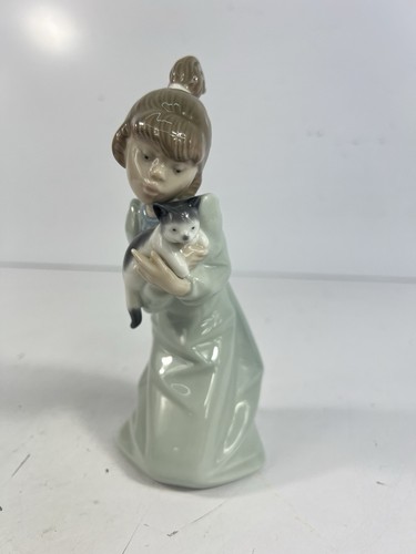 Lladro girl with kitten figure - lladro,