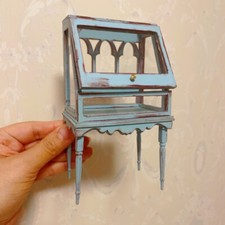 Dolls House Miniatures 1/6