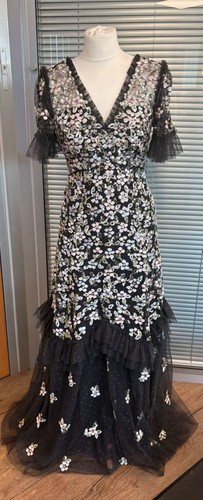 Needle and thread - needle, sequin