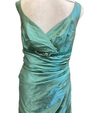 LINEA RAFFAELLI Green Taffeta Silk Length 56” Fit 10-12 Go By Measurements