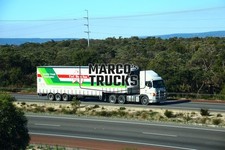 Truck photo Hino 700