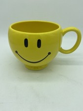Vintage Happy Face Emoji Teleflora 20oz Mug – Cheerful Yellow Smiley Coffee Cup