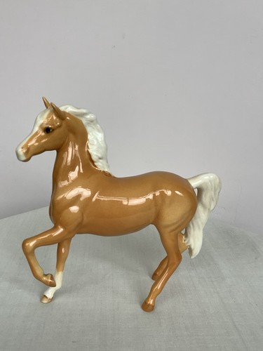 Beswick palomino horse model - horse,