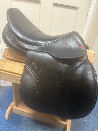 Whitaker venice jump saddle - whitaker,