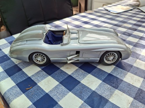 Burago diecast model car - diecast,