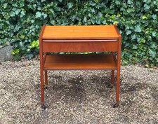 VINTAGE DANISH MID CENTURY TEAK SIDE TABLE