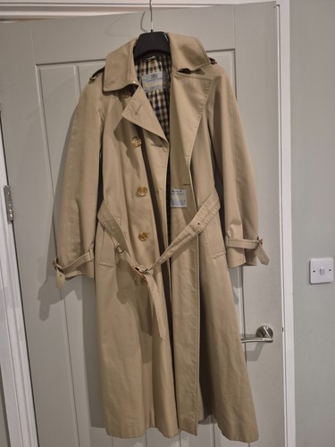 Vintage aquascutum trench coat