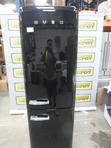 Smeg fridge freezer - smeg,