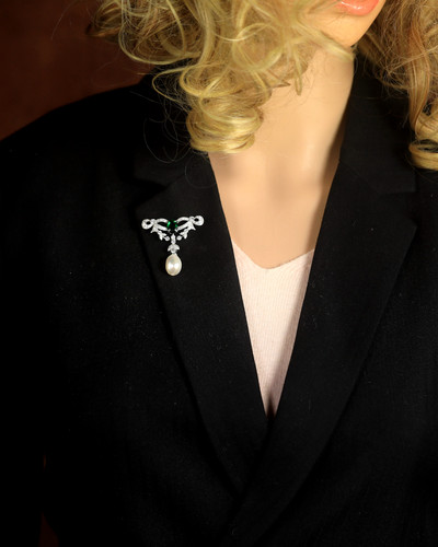 Silver brooch true baroque - silver,