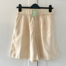 A BNWT LADIES SZ SMALL 28"