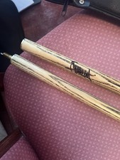 Snooker cue - signed by Shaun