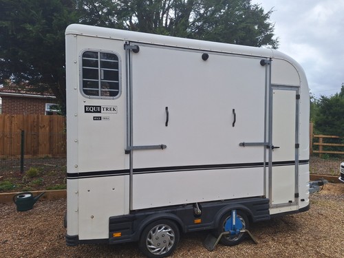Equitrek space horse trailer - equitrek,