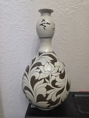 Old chinese cizhou kiln vase - old,
