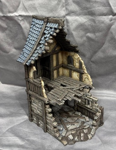 Back alley ruined - house, a