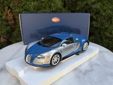 Minichamps Bugatti Veyron L Edition Centenaire Chrome Blue 1:18
