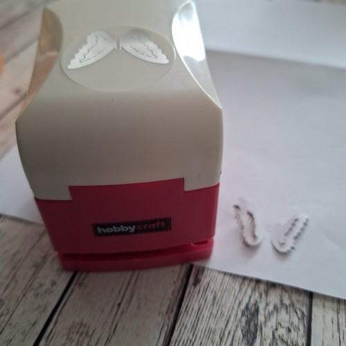 Hobbycraft buttterfly paper - buttterfly,
