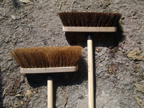 Sweeping brush handle - 10",