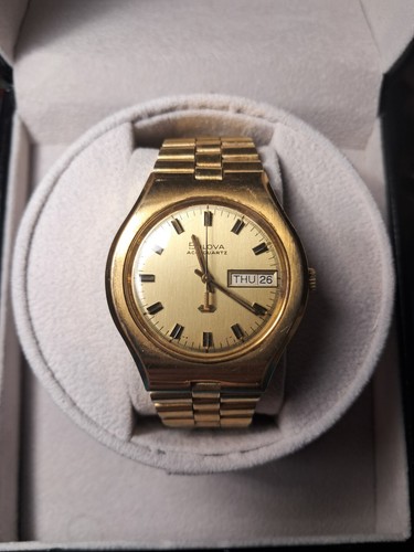 Vintage mens bulova accuquartz - mens,