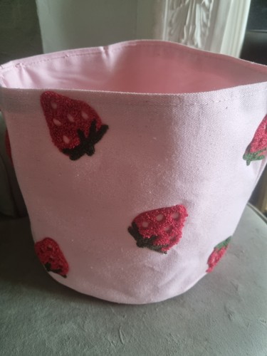 Viral strawberry storage - strawberry,