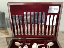Oneida canteen Of Cutlery In