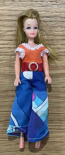Debbie fashion doll girl - debbie,